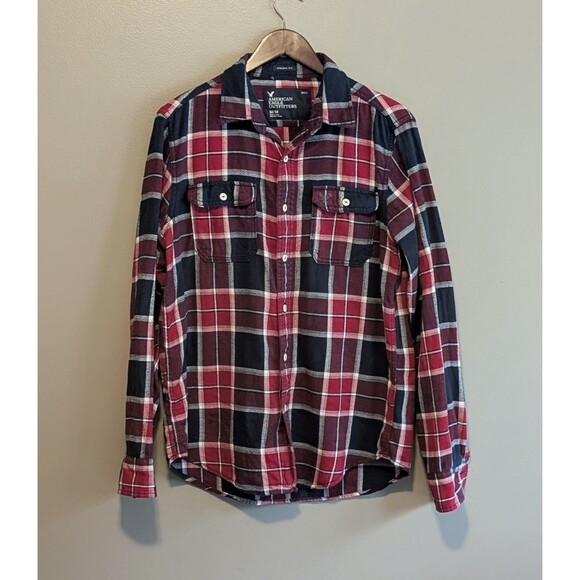 American Eagle AE Size Medium Red Plaid Flannel Shirt Athletic Fit M LS Button - Picture 1 of 4